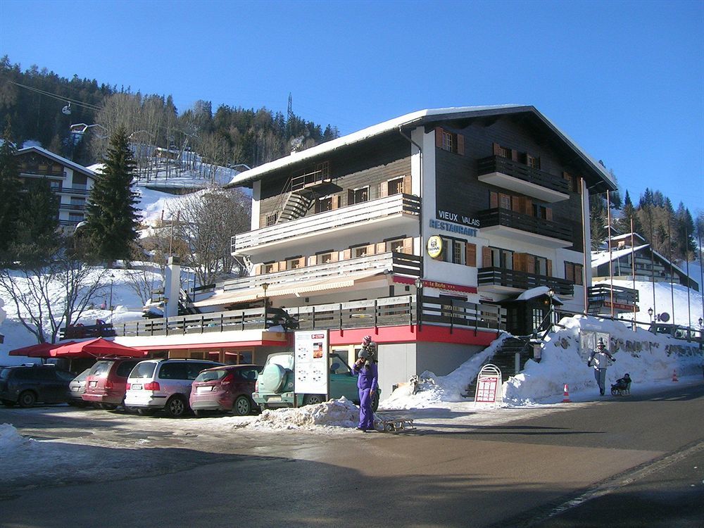 Hotel De La Poste 라 초우마츠 외부 사진
